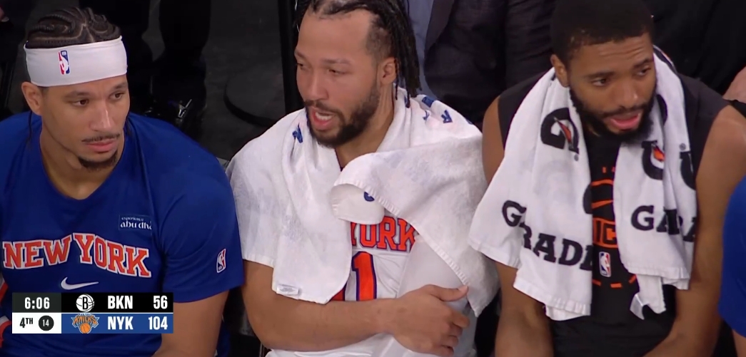 足球直播-脸都不要了！篮网末节打了一半依旧0分 落后尼克斯48分了！