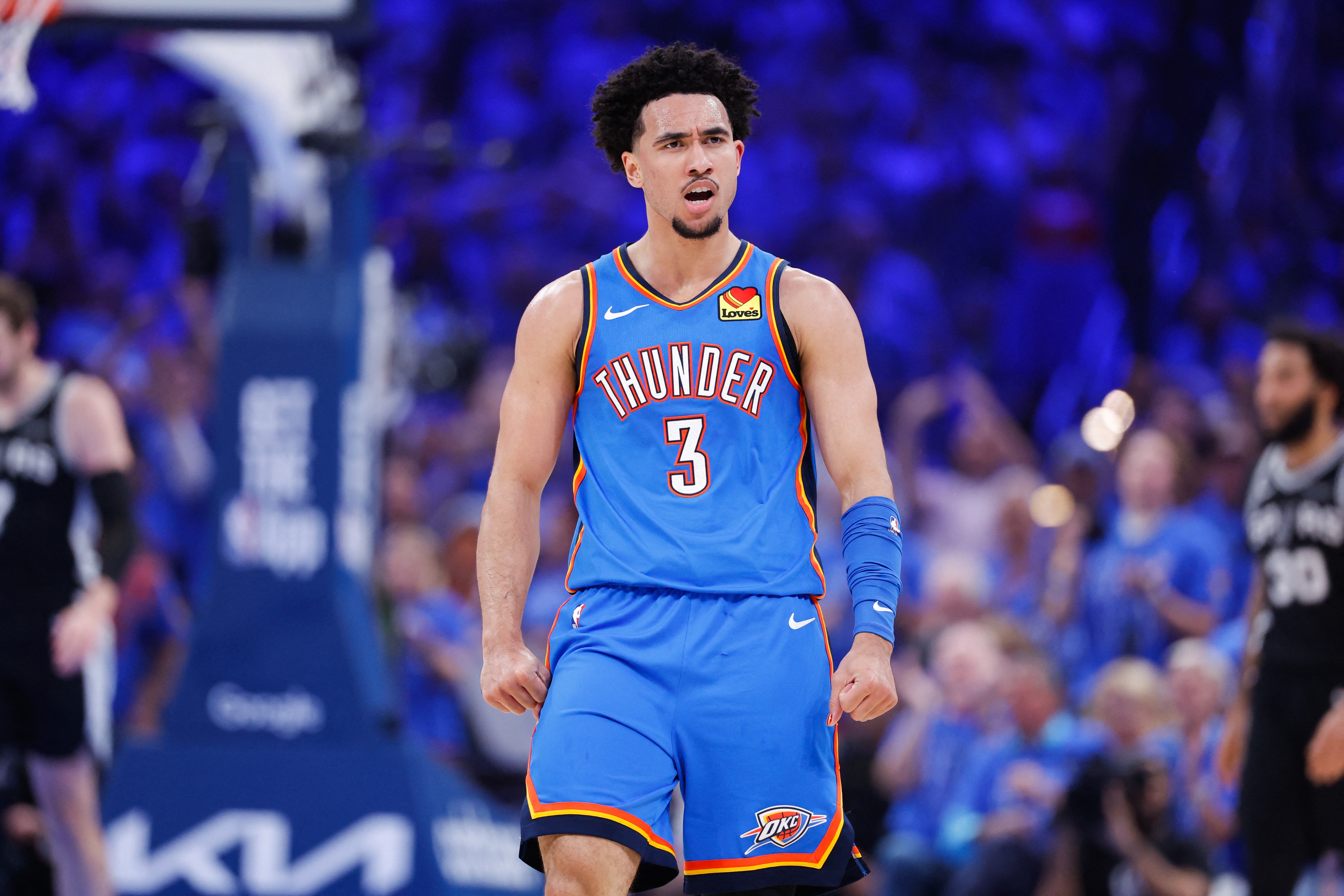 NBA直播-感谢76人！超级奇兵补上雷霆短板 他曾因被交易痛哭如今乐开花